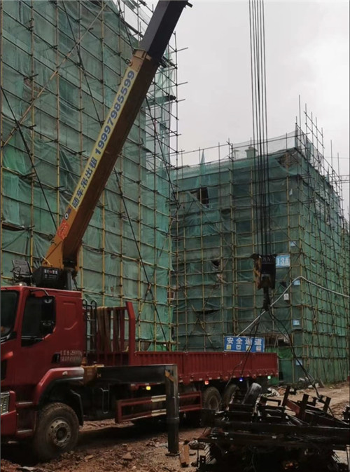 洪泽区“慢工细活”—— 吊车的 “微动控制” 技术