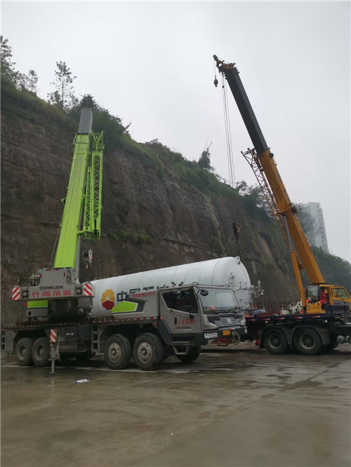 洪泽区“不怕风雨冻”—— 吊车的 “恶劣环境适应” 技术